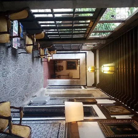 Real De Hotel 2*