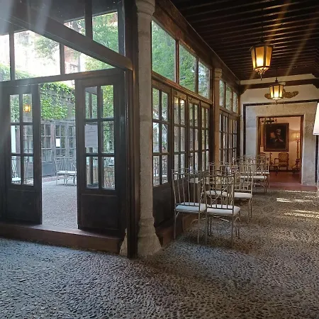 Real De Hotel