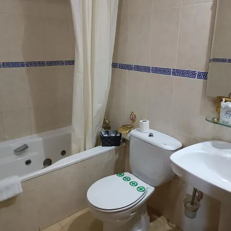 Hotel Real De 2*