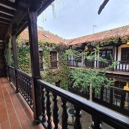 Real De Hotel 2*