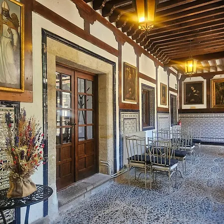 Real De Hotel 2*