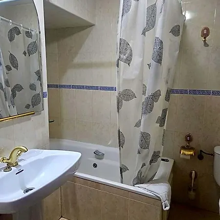 Real De Hotel 2*